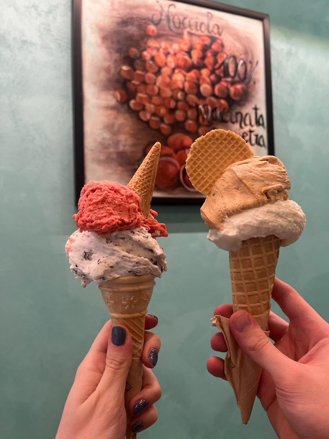 Gelato artigianale cono con panna