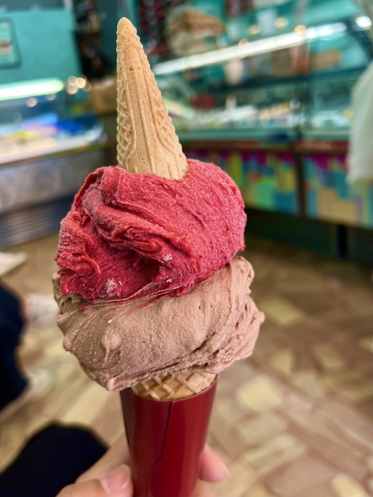 Cono gelato pistacchio e cioccolato